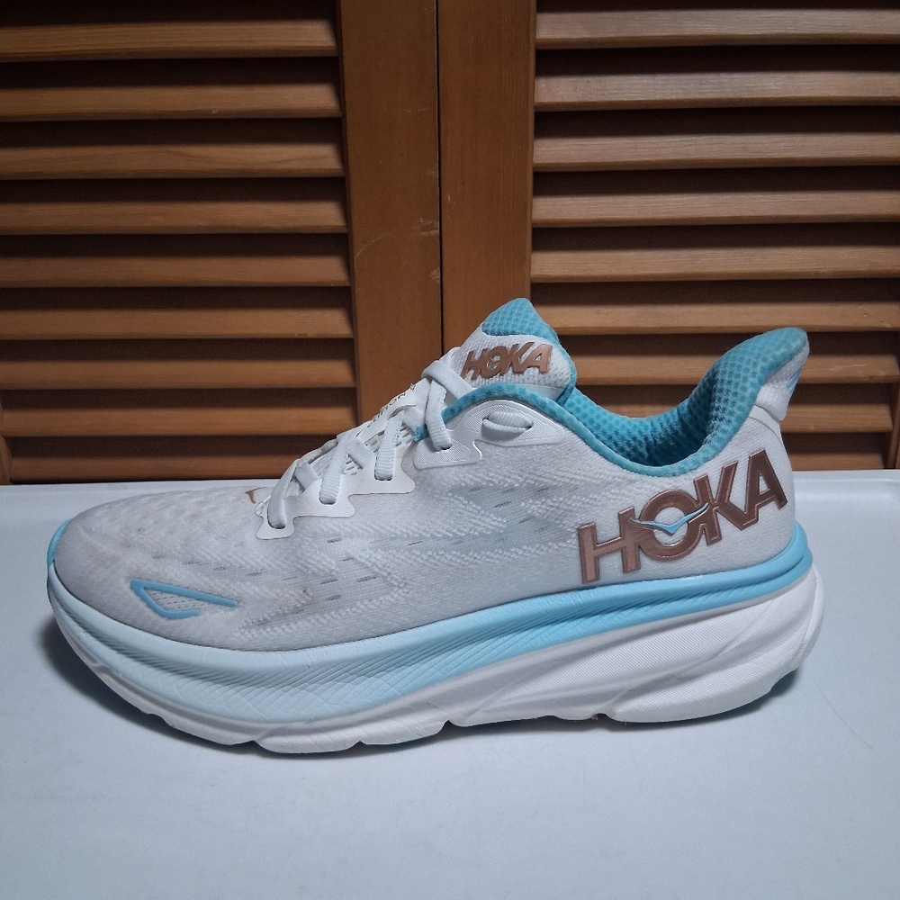 Hoka Clifton 9 Women's Running Shoe * Size: 10B